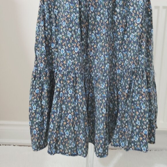 Forever 21 Low Back Ditsy Pleated dress- Small - Picture 5 of 8